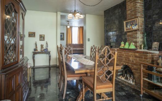 Casa en Zapote USO DE SUELO MIXTO: Amplia, cómoda y bien ubicada, ¡ideal para tu familia o Negocio!  cod.5864