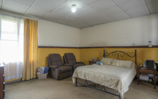 Casa en Zapote USO DE SUELO MIXTO: Amplia, cómoda y bien ubicada, ¡ideal para tu familia o Negocio!  cod.5864