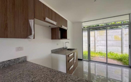 Último apartamento disponible con patio en venta en San Rafael Abajo de Desamparados Cod #5026