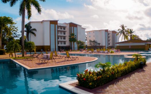 OPORTUNIDAD!!! PENTHOUSE + apartamento 2 en 1!! VISTAS DE BEJUCO PRIMERA LINEA FRENTE AL MAR !! Cod. 139298
