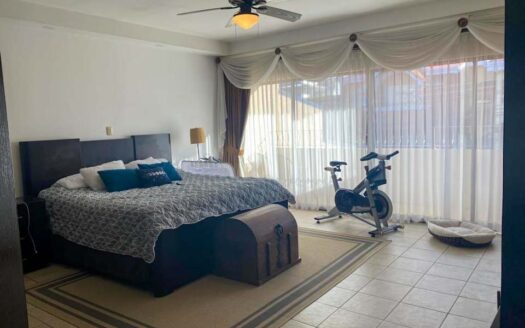 Final del Boulevard de Rohrmoser. Viva en residencial Cerrado, Casa de 2 Plantas, Excelentes Acabados, Ubicación estratégica.300 m2 de Construcción . PRECIO NEGOCIABLE Cod: 6279