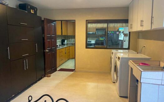 Final del Boulevard de Rohrmoser. Viva en residencial Cerrado, Casa de 2 Plantas, Excelentes Acabados, Ubicación estratégica.300 m2 de Construcción . PRECIO NEGOCIABLE Cod: 6279