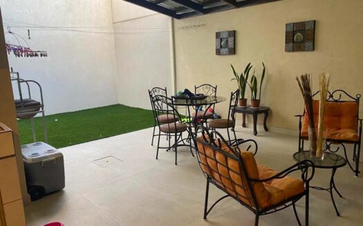 Final del Boulevard de Rohrmoser. Viva en residencial Cerrado, Casa de 2 Plantas, Excelentes Acabados, Ubicación estratégica.300 m2 de Construcción . PRECIO NEGOCIABLE Cod: 6279