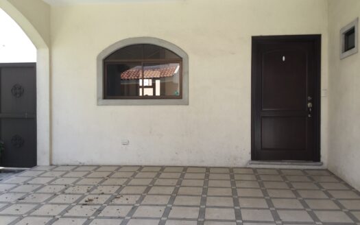Escazu. Bello Horizonte: Disfrute DE SU NUEVO HOGAR!, Hermosa Casa en Condominio Alto Prado, excelentes acabados,4 hab-Oportunidad $242.000 Precio Negociable Cod.6421