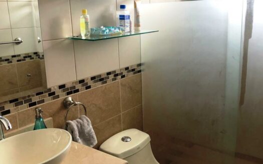 Escazu. Bello Horizonte: Disfrute DE SU NUEVO HOGAR!, Hermosa Casa en Condominio Alto Prado, excelentes acabados,4 hab-Oportunidad $242.000 Precio Negociable Cod.6421