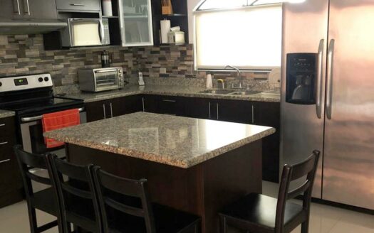 Escazu. Bello Horizonte: Disfrute DE SU NUEVO HOGAR!, Hermosa Casa en Condominio Alto Prado, excelentes acabados,4 hab-Oportunidad $242.000 Precio Negociable Cod.6421