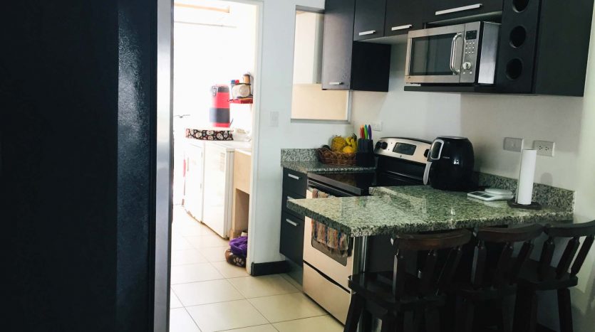 Venta de apartamento en condominio San Jose, Alajuelita- Cocina
