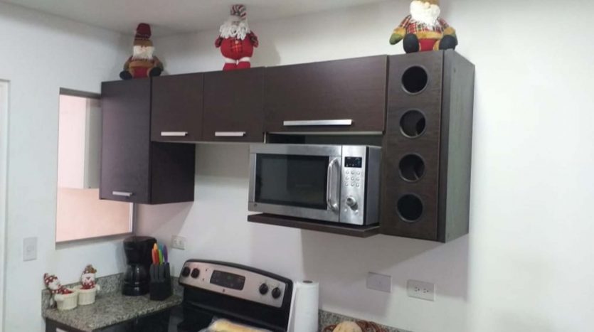 Venta de apartamento en condominio San Jose, Alajuelita- Cocina