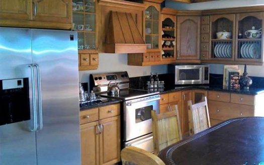 28886.Se vende Espaciosa casa independiente, en Jaboncillos, Escazú. 1620 m2 de Terreno!