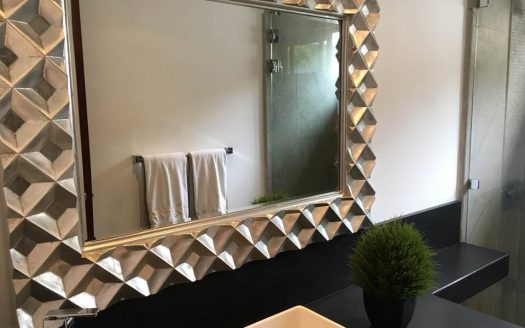 28866.Se vende Hermosa casa independiente, de 2 plantas, en Los Laureles, Escazú!