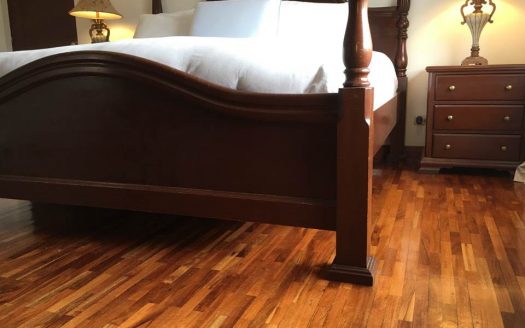 28866.Se vende Hermosa casa independiente, de 2 plantas, en Los Laureles, Escazú!