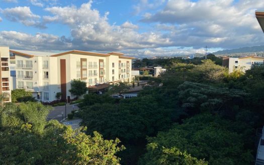 COD 30757 Se alquila hermoso apartamento en Escazu, Distrito 4 de 3 dormitorio, a $3.000 + IVA!!