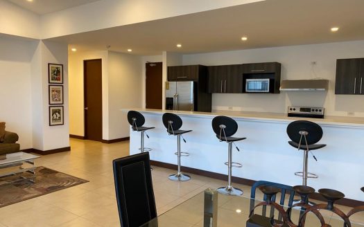 COD 30757 Se alquila hermoso apartamento en Escazu, Distrito 4 de 3 dormitorio, a $3.000 + IVA!!