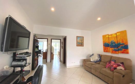 Alquiler de casa en Escazú en condominio Tirreno, 2 plantas, con 281 m2 de construcción en $2,900.00 COD 35951