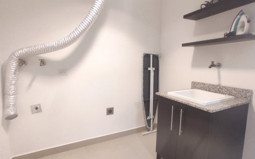 Alquiler Apartamento en SABANA Norte, a pasos del Parque, Espacioso y Moderno, 2 habitaciones. COD 38268