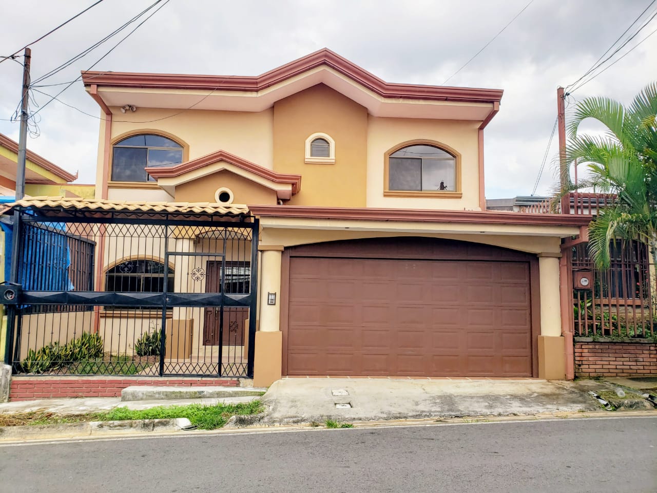 REMATE BANCARIO, HAGA SU OFERTA! Casa en VENTA en Residencial El Rey,  Alajuela. COD. 42972 - Terraquea