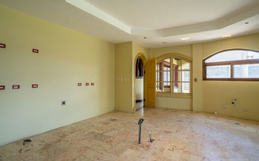 Rebajada!!! Venta de Casa de ensueño en San Isidro de Heredia, construida en Lote de 2600 M2. Cód 45566