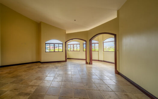 Rebajada!!! Venta de Casa de ensueño en San Isidro de Heredia, construida en Lote de 2600 M2. Cód 45566