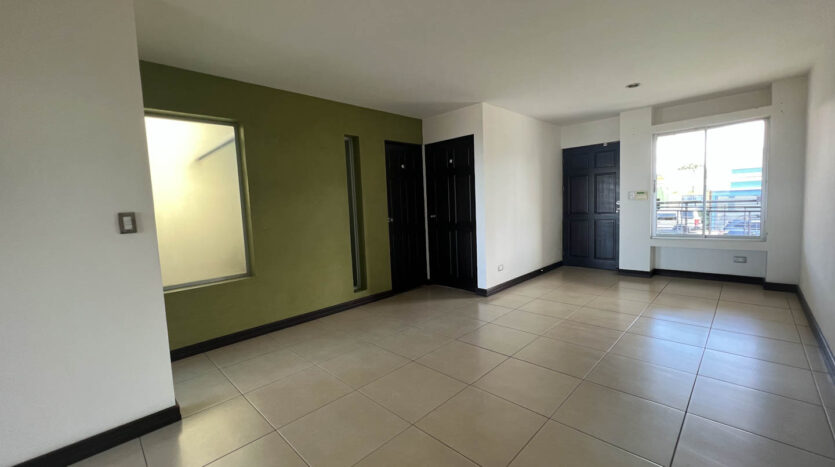 Apartamento en Condominio, en San Juan de Tibás- Sala