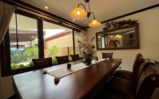 Casa espectacular!! UNA PLANTA, Lote de 1,350m2, amplias área , 4habitaciones, piscina propia! COD 57438