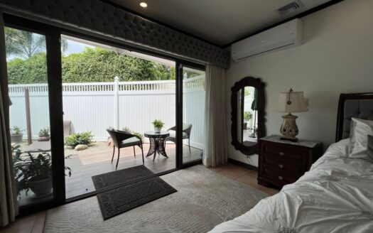 Casa espectacular!! UNA PLANTA, Lote de 1,350m2, amplias área , 4habitaciones, piscina propia! COD 57438