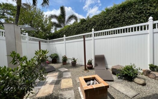 Casa espectacular!! UNA PLANTA, Lote de 1,350m2, amplias área , 4habitaciones, piscina propia! COD 57438