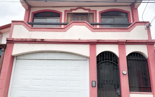 Casa en Urbanización en San Isidro de Coronado- Entrada
