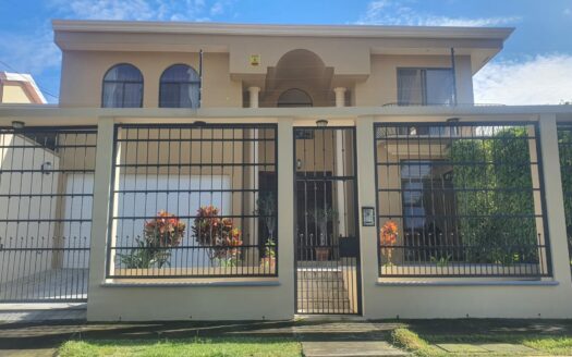 Amplia y espectacular casa en Pinares de Curridabat con 600 m2 de construcción #62115