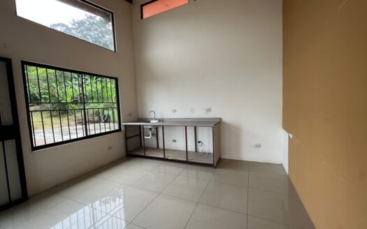 REMATE! Casa de Campo a 15 minutos de la ciudad, en Ciudad Colón, vistas ESPECTACULARES 4 dormitorios,! Precio de lista ₡179,700,000 Precio Mínimo ₡ 132,079,500 COD#67066