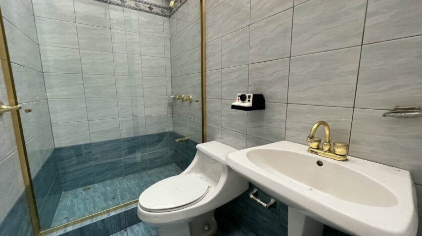 Casa de 3 Niveles Ubicada en Moravia- Baño 2