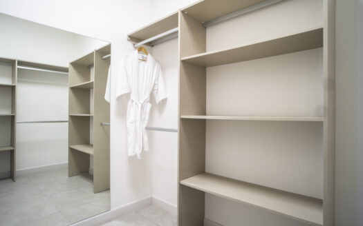 PRECIOSA CASA EN ESCAZU $310,000.00!! En condominio con espectaculares amenidades . COD 74511