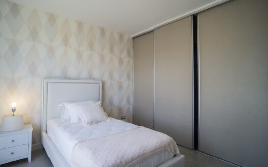 PRECIOSA CASA EN ESCAZU $310,000.00!! En condominio con espectaculares amenidades . COD 74511