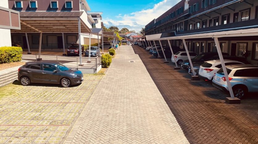 Venta de apartamento en San Pablo de Heredia.-Entrada