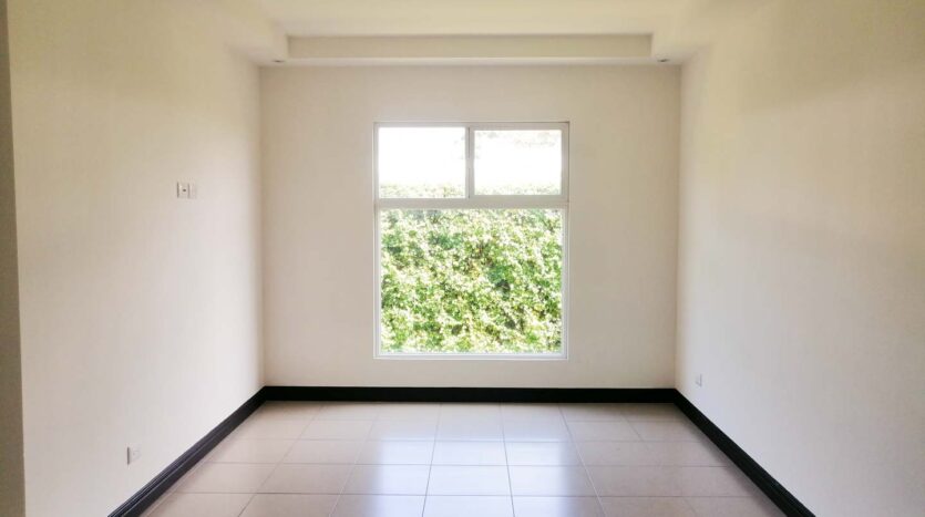 Apartamento de 2 hab, 2 baños completos y 2 parqueos, a 50m Oeste del Cruce de la Panasonic en Belén-Habitación