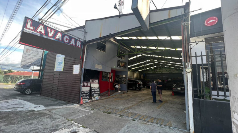 Alquiler de Bodega Comercial de 300 m2 en Carretera Principal de Moravia- Entrada