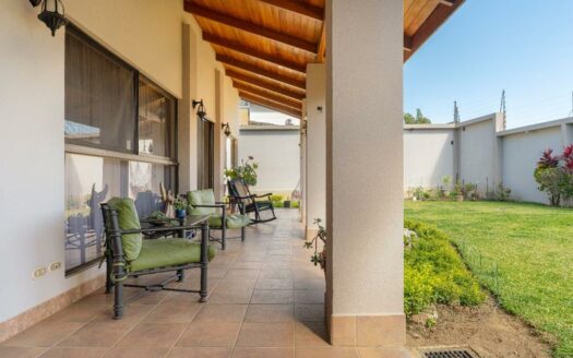 Curridabat: Espectacular casa en Altamonte, lote 638m2  #89131