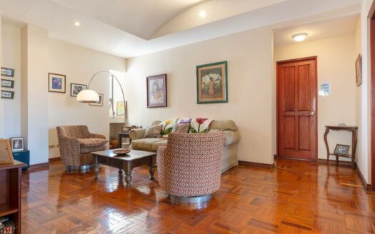Curridabat: Espectacular casa en Altamonte, lote 638m2  #89131