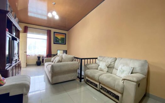 ¡Oportunidad en San Diego, Tres Ríos! Venta de 2 Espaciosas Casas en Diferentes Niveles. Terreno 156m2, Construcción 248m2 cod.92288