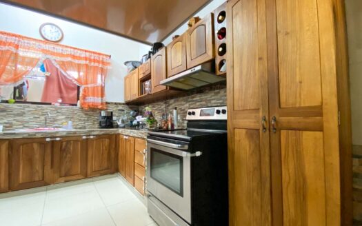 ¡Oportunidad en San Diego, Tres Ríos! Venta de 2 Espaciosas Casas en Diferentes Niveles. Terreno 156m2, Construcción 248m2 cod.92288