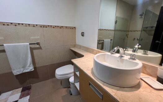 Apartamento en AVALON Santa Ana, con electrodomésticos y amoblado!! Listo para vivir, rentar o colocar en Airbnb! COD#93186