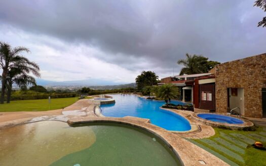 Apartamento en AVALON Santa Ana, con electrodomésticos y amoblado!! Listo para vivir, rentar o colocar en Airbnb! COD#93186