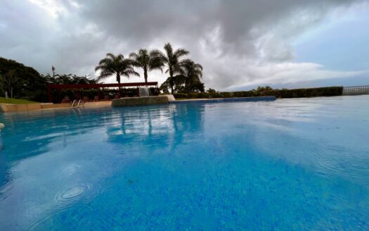 Apartamento en AVALON Santa Ana, con electrodomésticos y amoblado!! Listo para vivir, rentar o colocar en Airbnb! COD#93186