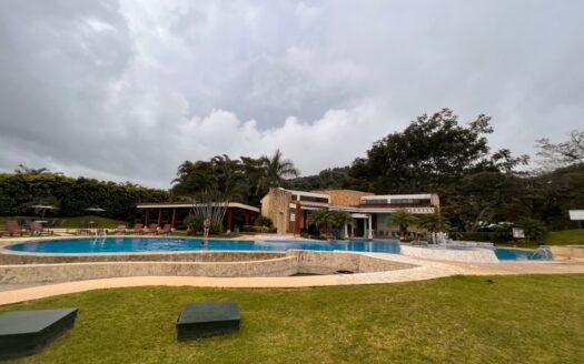 Apartamento en AVALON Santa Ana, con electrodomésticos y amoblado!! Listo para vivir, rentar o colocar en Airbnb! COD#93186