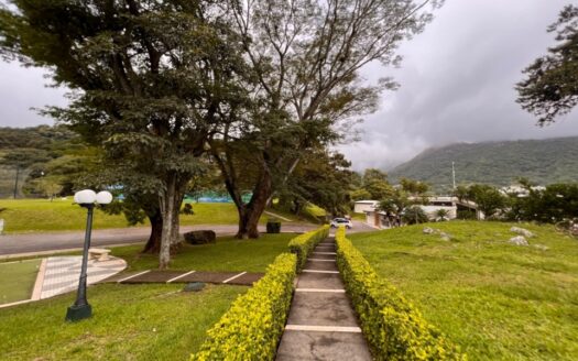 Apartamento en AVALON Santa Ana, con electrodomésticos y amoblado!! Listo para vivir, rentar o colocar en Airbnb! COD#93186