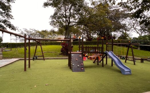 Apartamento en AVALON Santa Ana, con electrodomésticos y amoblado!! Listo para vivir, rentar o colocar en Airbnb! COD#93186