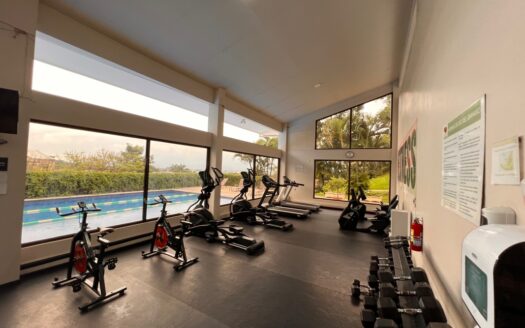 Apartamento en AVALON Santa Ana, con electrodomésticos y amoblado!! Listo para vivir, rentar o colocar en Airbnb! COD#93186