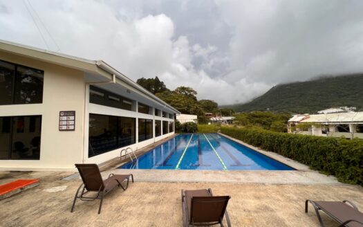 Apartamento en AVALON Santa Ana, con electrodomésticos y amoblado!! Listo para vivir, rentar o colocar en Airbnb! COD#93186