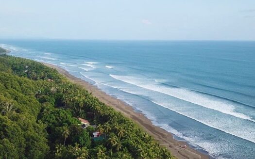 OPORTUNIDAD!!! PENTHOUSE + apartamento 2 en 1!! VISTAS DE BEJUCO PRIMERA LINEA FRENTE AL MAR !! Cod. 139298