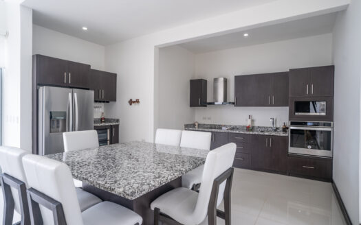 Casa en Venta en Punta Leona, con Piscina y Amplias Áreas Verdes. Código: 108420 Ocean View-Precio: $825 000