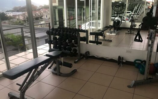 Se Alquila Apartamento Esquinero y Moderno de 2 Habitaciones, Mezzanine y 3 Baños Completos, en Condominio Exclusivo de San Pablo de Heredia. Código 109178